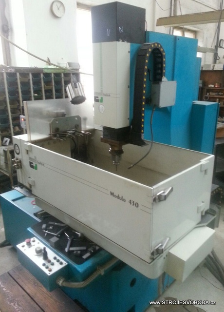 Elektroerozivní hloubící stroj M 430 CNC (Elektroerozivni hloubicka EUROTECH M 430 CNC (18).jpg)